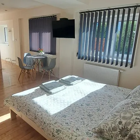 Alcatraz Parter 40m דירה קאמיינה גורה